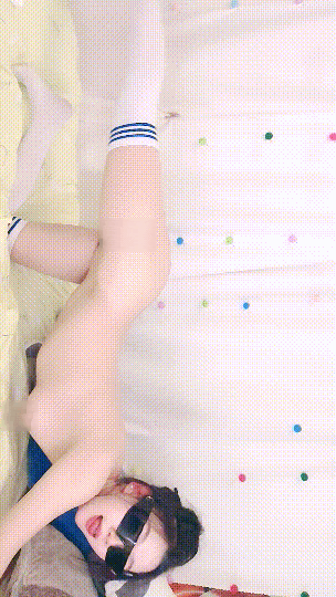 绿播女神下海!简直美炸了~【夭夭】首次大秀!骚舞一字马~ 3 绿播女神下海!简直美炸了~【夭夭】首次大秀!骚舞一字马~ 3