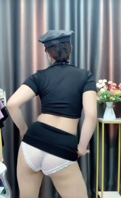 抖音哟宝儿付费定制 巨乳舞蹈老师极致反差 上半身正经下半身道具潮喷【31V】【1.04G】 9 抖音哟宝儿付费定制 巨乳舞蹈老师极致反差 上半身正经下半身道具潮喷【31V】【1.04G】 9