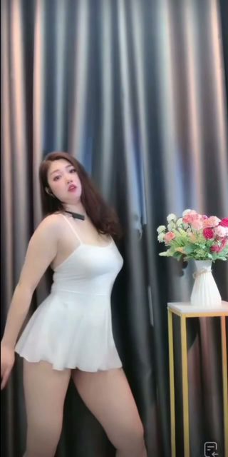 抖音哟宝儿付费定制 巨乳舞蹈老师极致反差 上半身正经下半身道具潮喷【31V】【1.04G】 12 抖音哟宝儿付费定制 巨乳舞蹈老师极致反差 上半身正经下半身道具潮喷【31V】【1.04G】 12