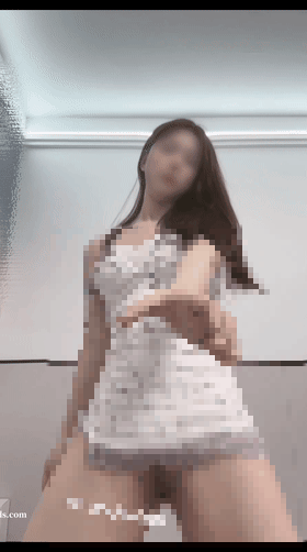 【重磅】大学舞蹈生【小乔(以安)】10月付费裸舞 甩B等【15V】【350.0M】 7 【重磅】大学舞蹈生【小乔(以安)】10月付费裸舞 甩B等【15V】【350.0M】 7