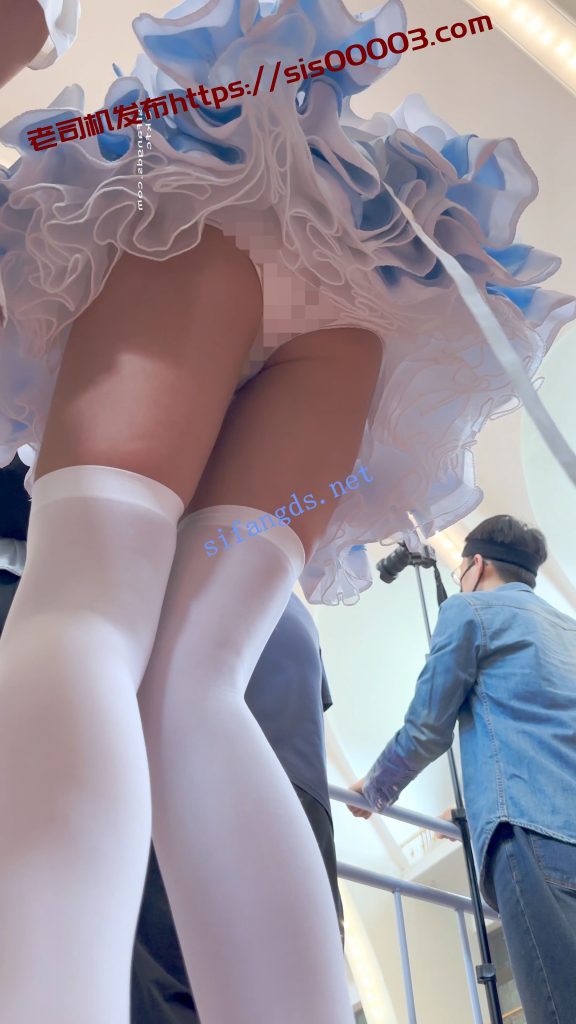 【永久专享】【KFC】顶级身材COSER蕾姆学生妹·过膝白丝婚纱短裙白内可爱【1V】【1.31G】 17 【永久专享】【KFC】顶级身材COSER蕾姆学生妹·过膝白丝婚纱短裙白内可爱【1V】【1.31G】 17