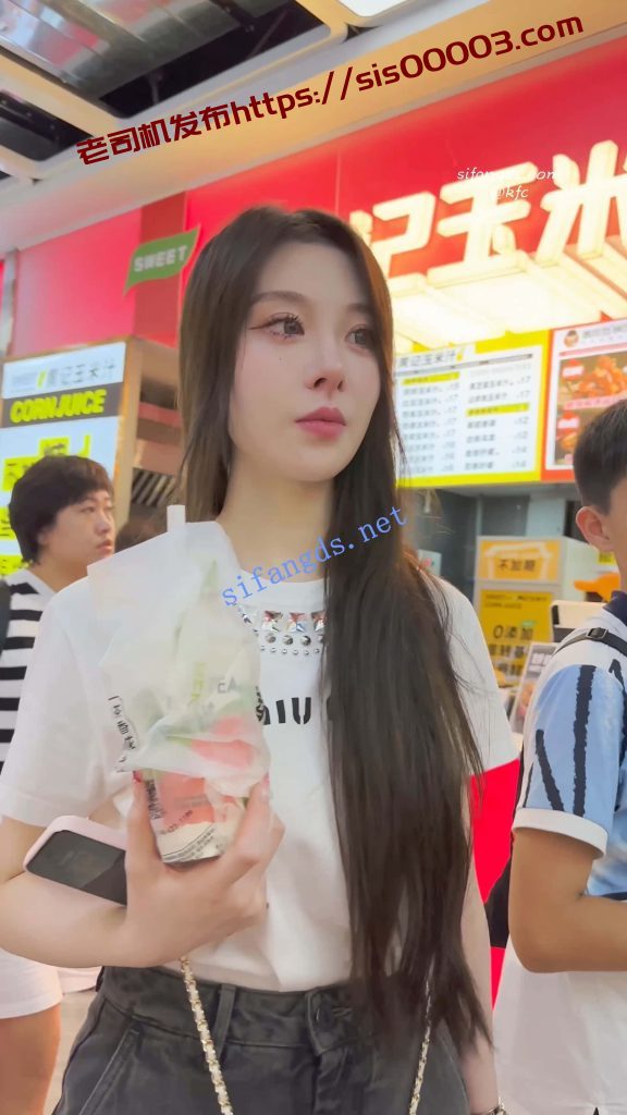 【KFC】短裙美女和闺蜜买奶茶·精装气质型·大哥一直偷看美女【1V】【774M】 7 【KFC】短裙美女和闺蜜买奶茶·精装气质型·大哥一直偷看美女【1V】【774M】 7