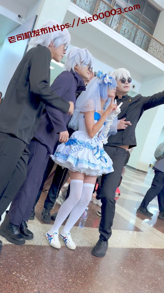 【永久专享】【KFC】顶级身材COSER蕾姆学生妹·过膝白丝婚纱短裙白内可爱【1V】【1.31G】 7 【永久专享】【KFC】顶级身材COSER蕾姆学生妹·过膝白丝婚纱短裙白内可爱【1V】【1.31G】 7