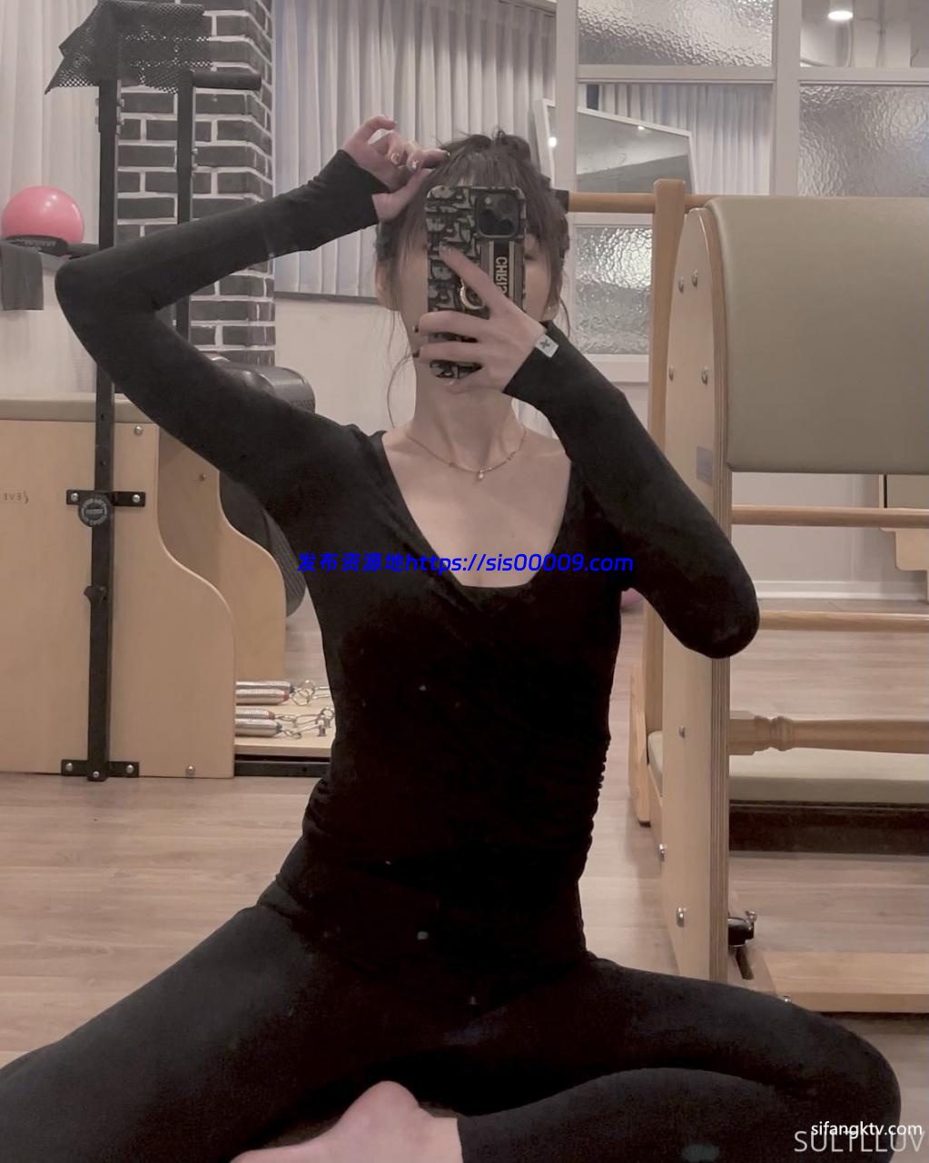 推特网红女神『星优儿』和闺蜜找猛男性爱轰趴 1