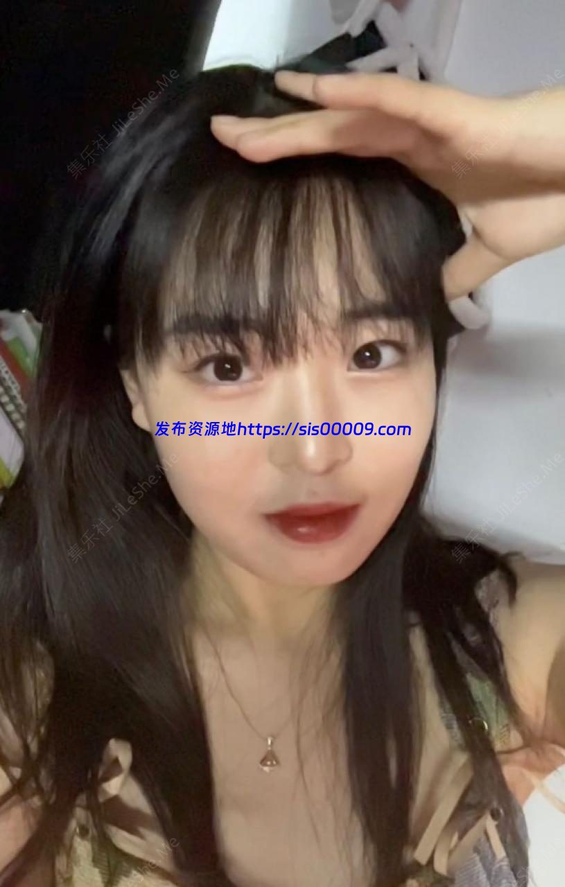 【超精品泄密】张家口职业技术学院学妹王静怡图影【8P+14V/341MB】 4