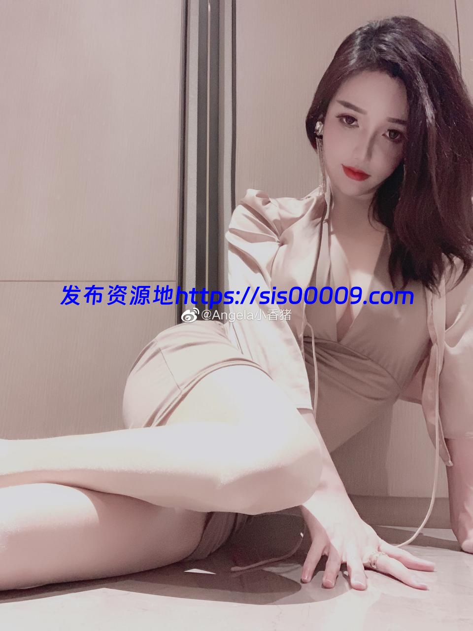 微博网红顾灵曦-合集[百度网盘/29V/61P/1.28G] 1