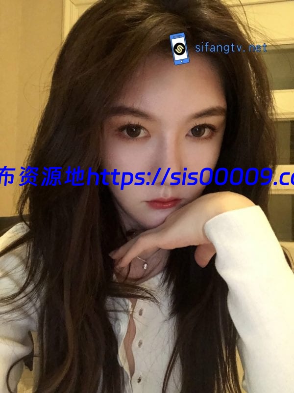 推特反差女神【薛凯琪@isurling】高清大尺度私拍视图  【百度网盘/263P+38V/836m】 5
