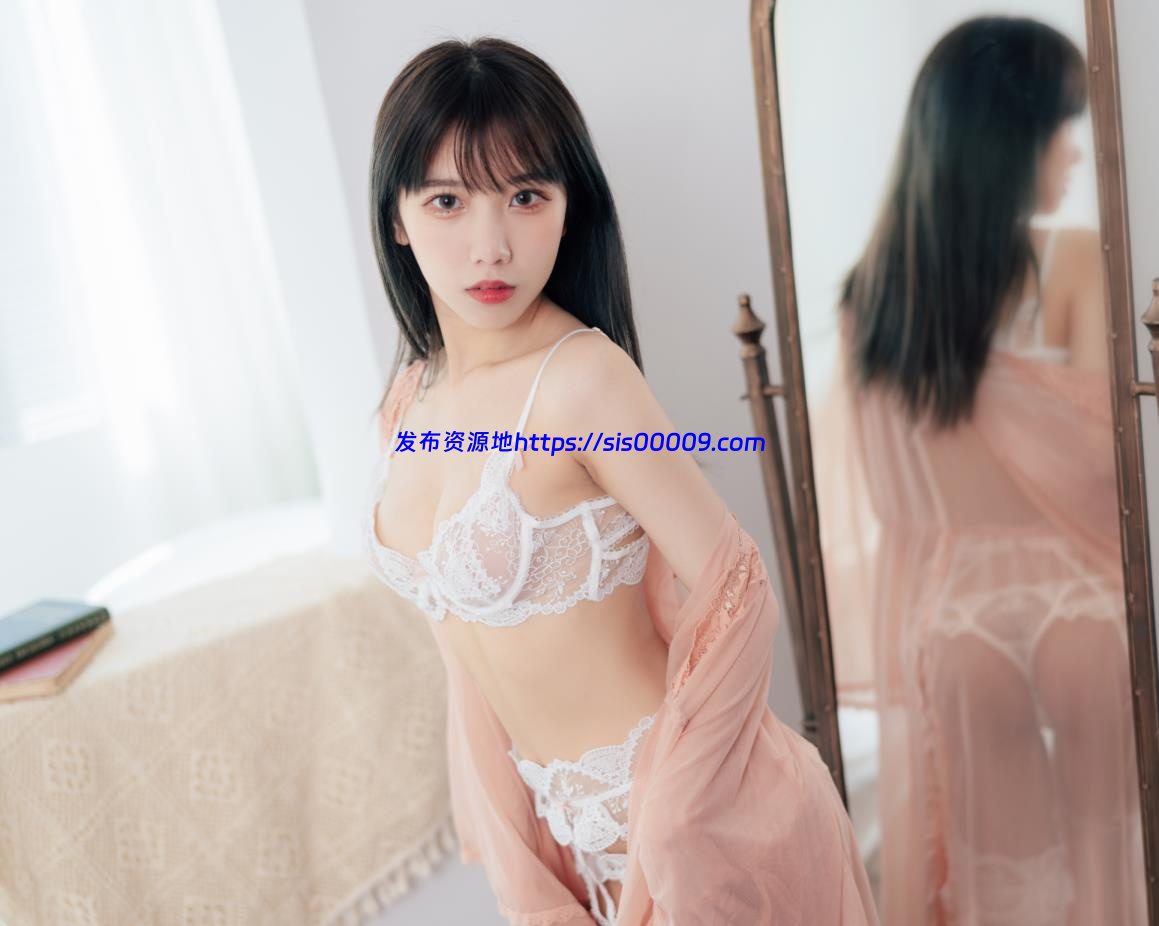 果咩酱w最新套图 初恋女友 【40P/756MB】 4