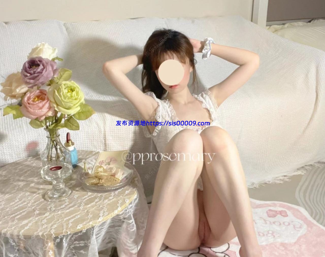 推特清纯福利姬pprosemary【109P/5V/105M】 8