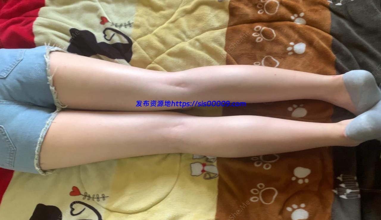 《重磅炸弹女神私拍》顶爆了！高颜气质长腿知名模特小姐姐私房拍摄换衣被记录加射精~年轻~水嫩~无水4K【5p+41v/4.2GB】 6