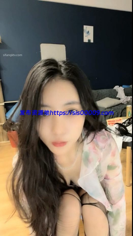 极品宅男女神（恩惠）诱惑秀精选5小时[MP4/10V/4.4G] 1