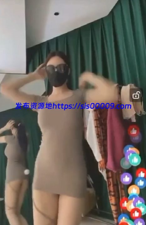 抖音网红【丁姐】【草莓小甜心】10月尺度视频【12V/230MB】 1