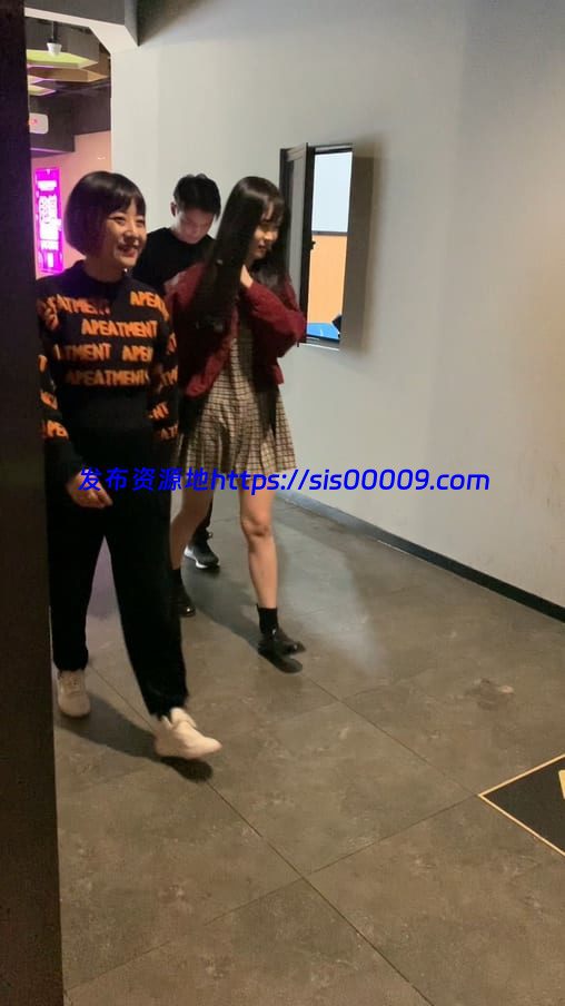 厕拍最新酒吧厕拍原版2K清晰1-3合集【百度网盘/多v/8.35GB】 2