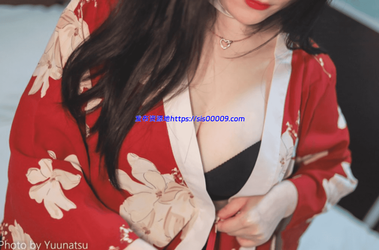 超级粉嫩白虎福利姬@柠檬酱殿下合集【155P+49V/5.72GB】 1