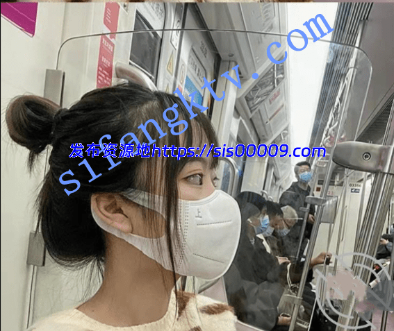 【精品泄密】爆操公司刚毕业的颜值年轻妹子 表面看起来挺乖女 其实是个骚货，操的我头皮发麻【3V+18P/580M】 4