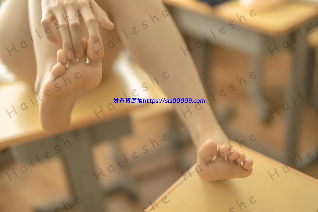 蠢沫沫 最新福利 画室背带裤+小学妹【140P/1.42G】 13