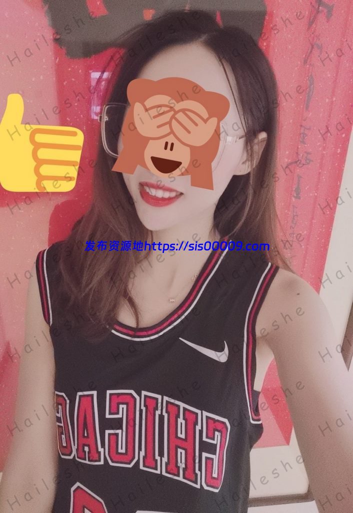 高质量夫妻【小鲸鱼】各种极限露出还参加夫妻群交会【88V/1G】 10