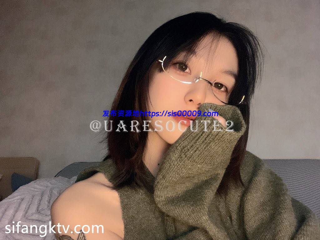 Twitter颜值天花板@Uareso+caroandlace土豪爸爸的肉便器 私拍合集【NP/NV/4.7GB】 1