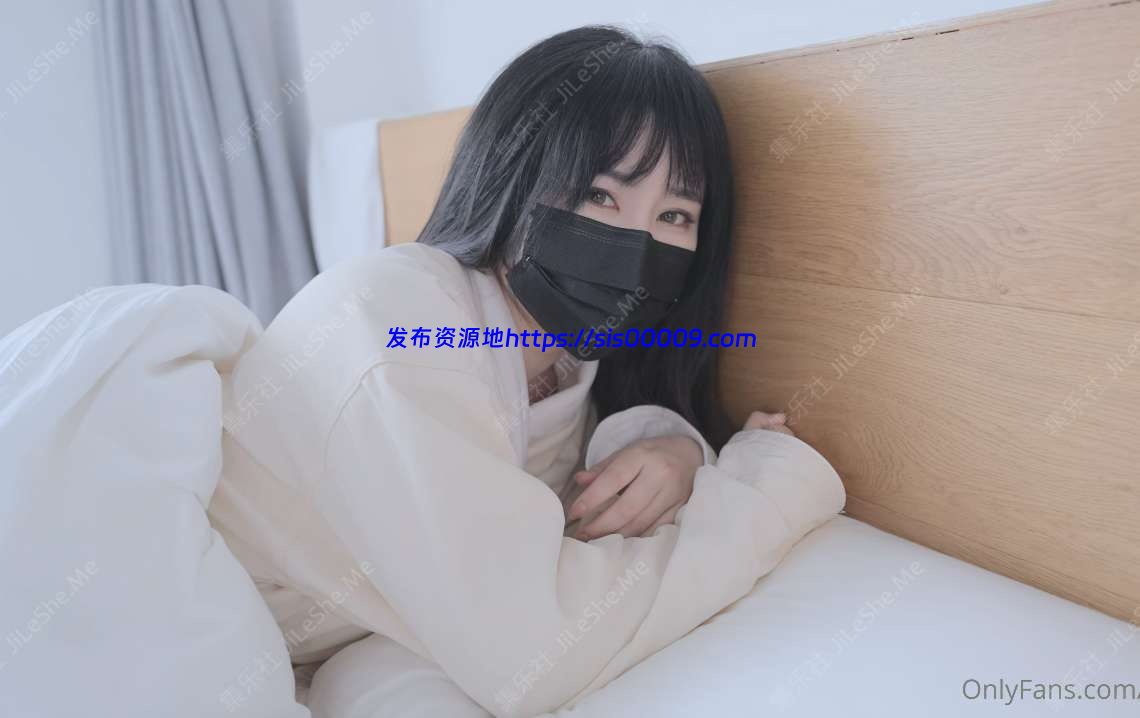 极品白虎网红小姐姐NANA 清凉一夏2 4K原档流出【1V/4.89GB】 1