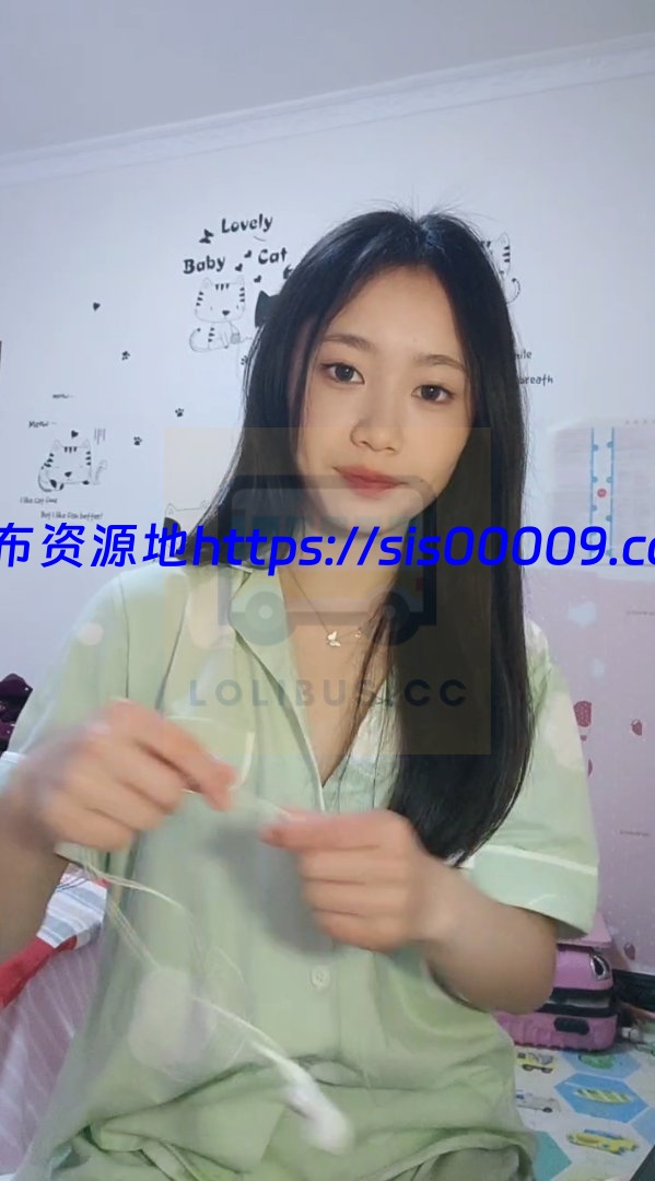 清纯校园女神家中福利直播妈妈突然推门进来 1