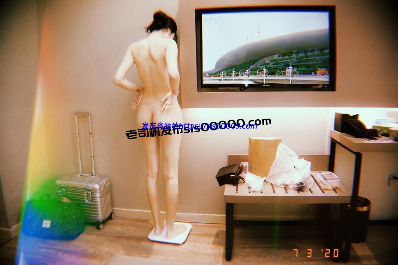 推特反差婊福利姬@一米八的大梨子写真合集【26套/5.3GB】 5