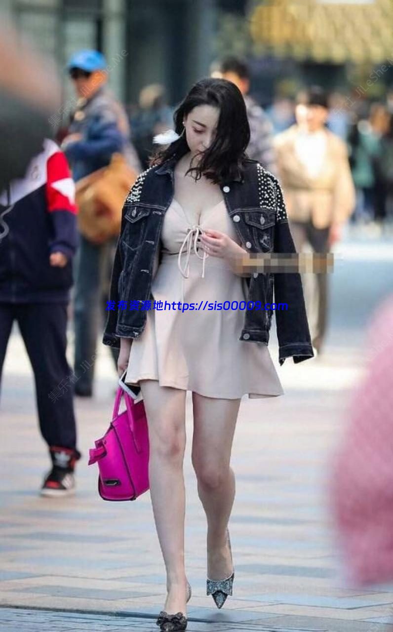 泄密系列 被包养的英语老师三里屯兼职模特【4V/861M】 1