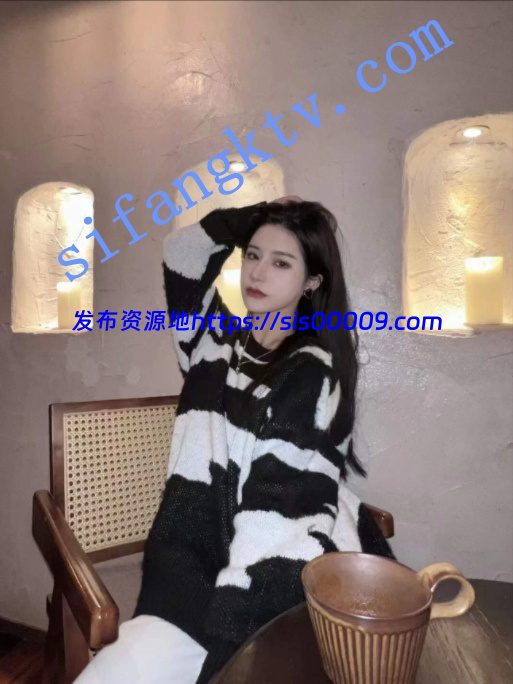 【重磅核弹】华语区混血超高颜值主播 CNEILIN 黑丝精油紫薇 2