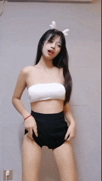 ♈推荐！两个学生跳裸舞~【小婧】极品美乳~自慰喷水~超顶~ 1