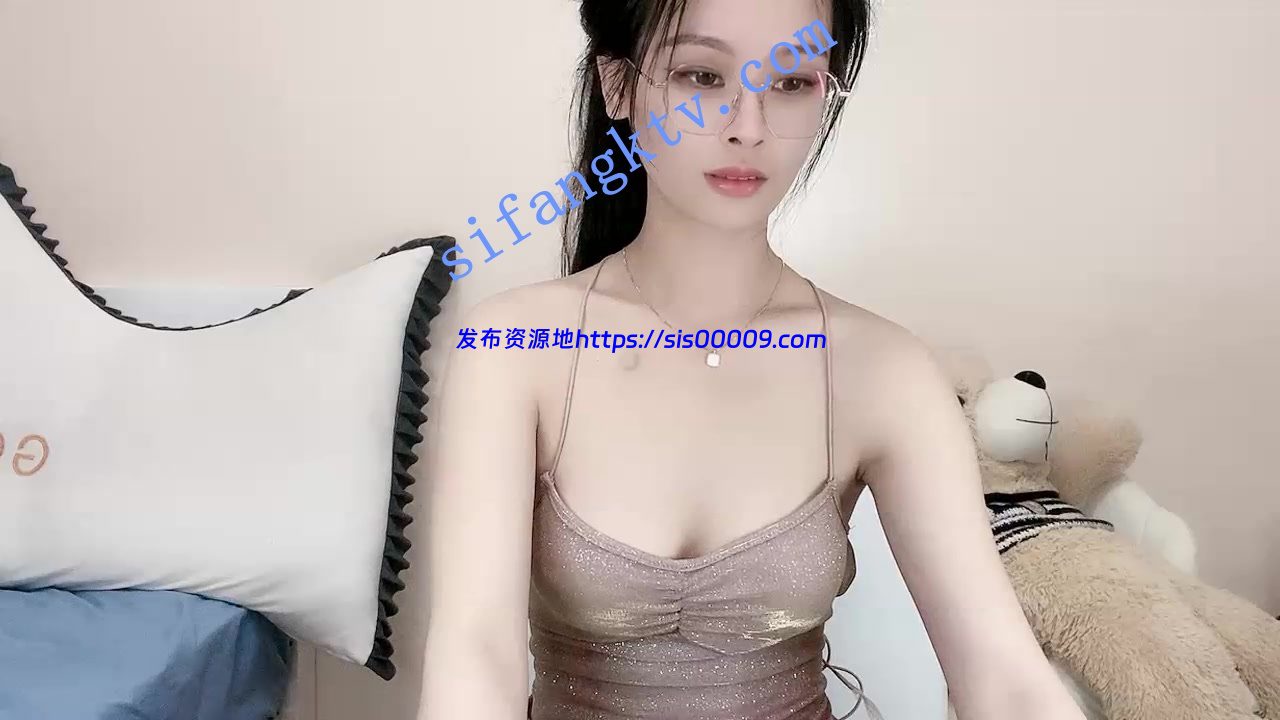 ❤❤❤高端气质女神【Eliauk_Q】戴着眼镜，跳蛋自慰，真奈斯 6