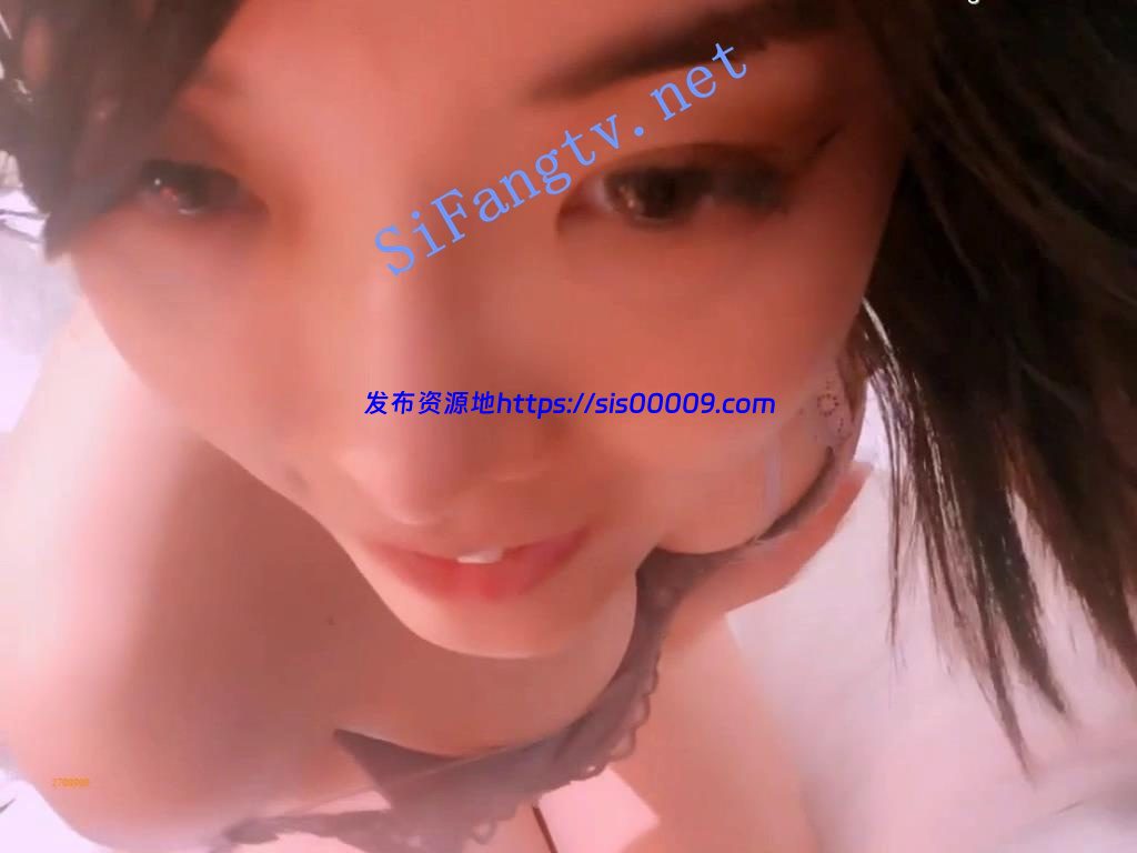 【UT-白云朵】棕色毛衣包裹鼓鼓的胸脯呼之欲出，紫蕾丝内 1