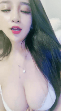 ₩【熙熙baby】巨乳的妹妹全裸热舞抖奶震撼全场超级诱惑 2