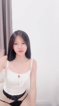 【顶级新人绿播女神下海 小源源】最美校花 酒店约大哥被玩 1