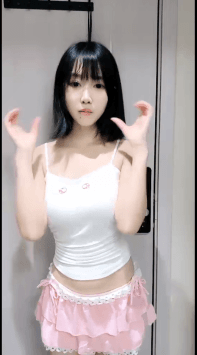 ♆【萱萱酱】童颜小只马~! 白皙美乳狂抖~裸舞诱惑~柔逼掰穴 3