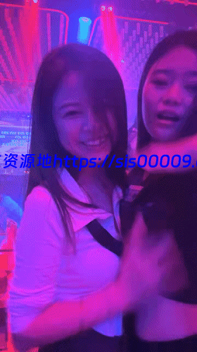 ☸带闺蜜首秀【03年安琪拉表妹】酒吧热舞+厕所+奔驰男主舔B 2