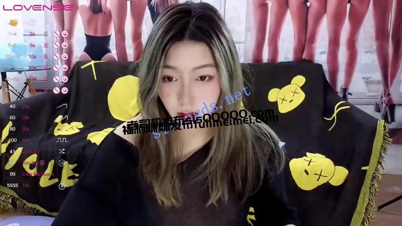 ❤❤❤【susu-688】网红瓜子脸大美女，大黑牛自慰淫水很多 1