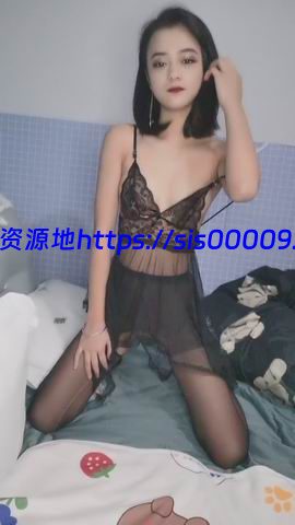 清纯卡哇伊18萝莉嫩妹吊带透视装黑丝蝴蝶粉穴快来操我 3