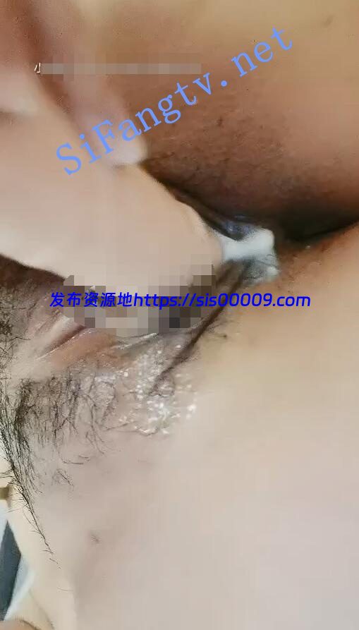 【全网最美】1月6日抖音女歌手下海抠逼道具插逼岀白浆尿尿 3