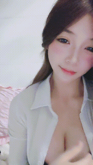 撸管推荐！颜值天花板校花~【04年学姐】自慰！淫水喷不停~ 1