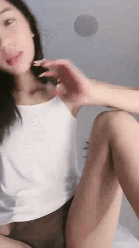 ⚫️新人下海~极品女神【摇摇想吃糖】模特身材~自慰喷水 1