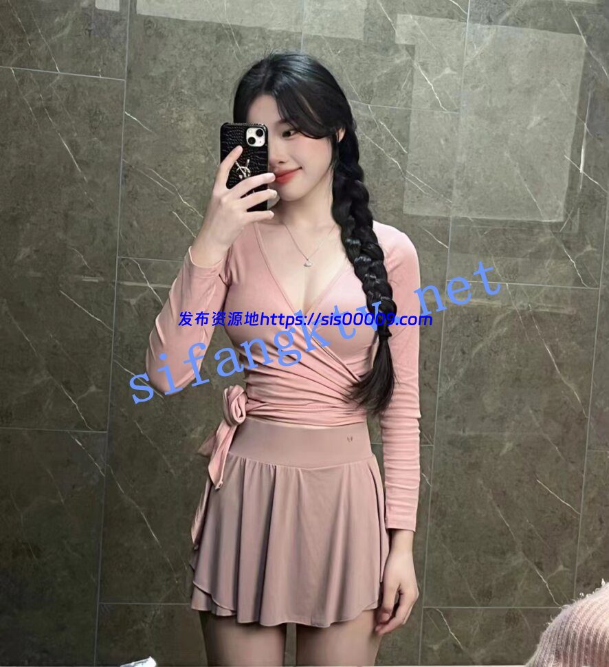 18岁的小天使~【18-77】身材太完美了~简直就是一个旗袍衣架~ 1