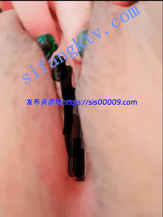 【巨乳网红】戴允祺最新微信漏点抠逼福利 9v 6