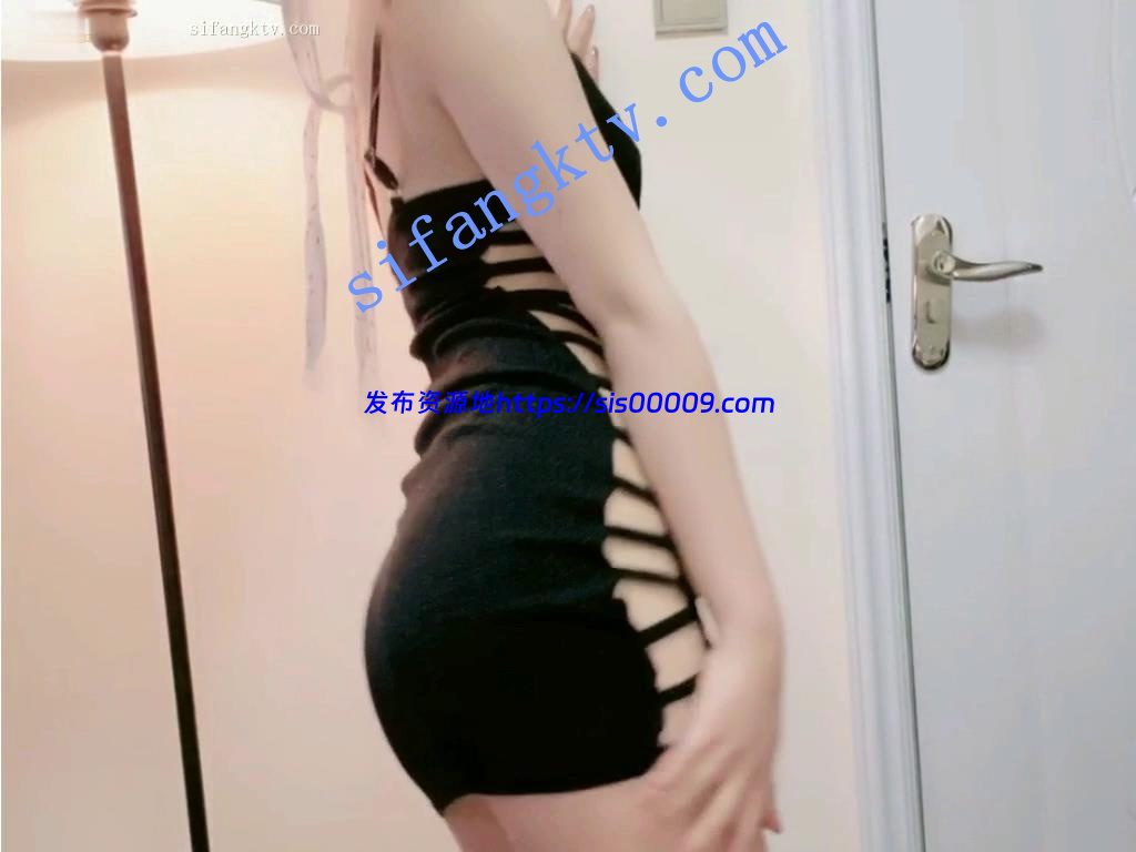 【UT-州州】清纯可爱的丸子头，身材也很有料，小鹿乱撞？ 2