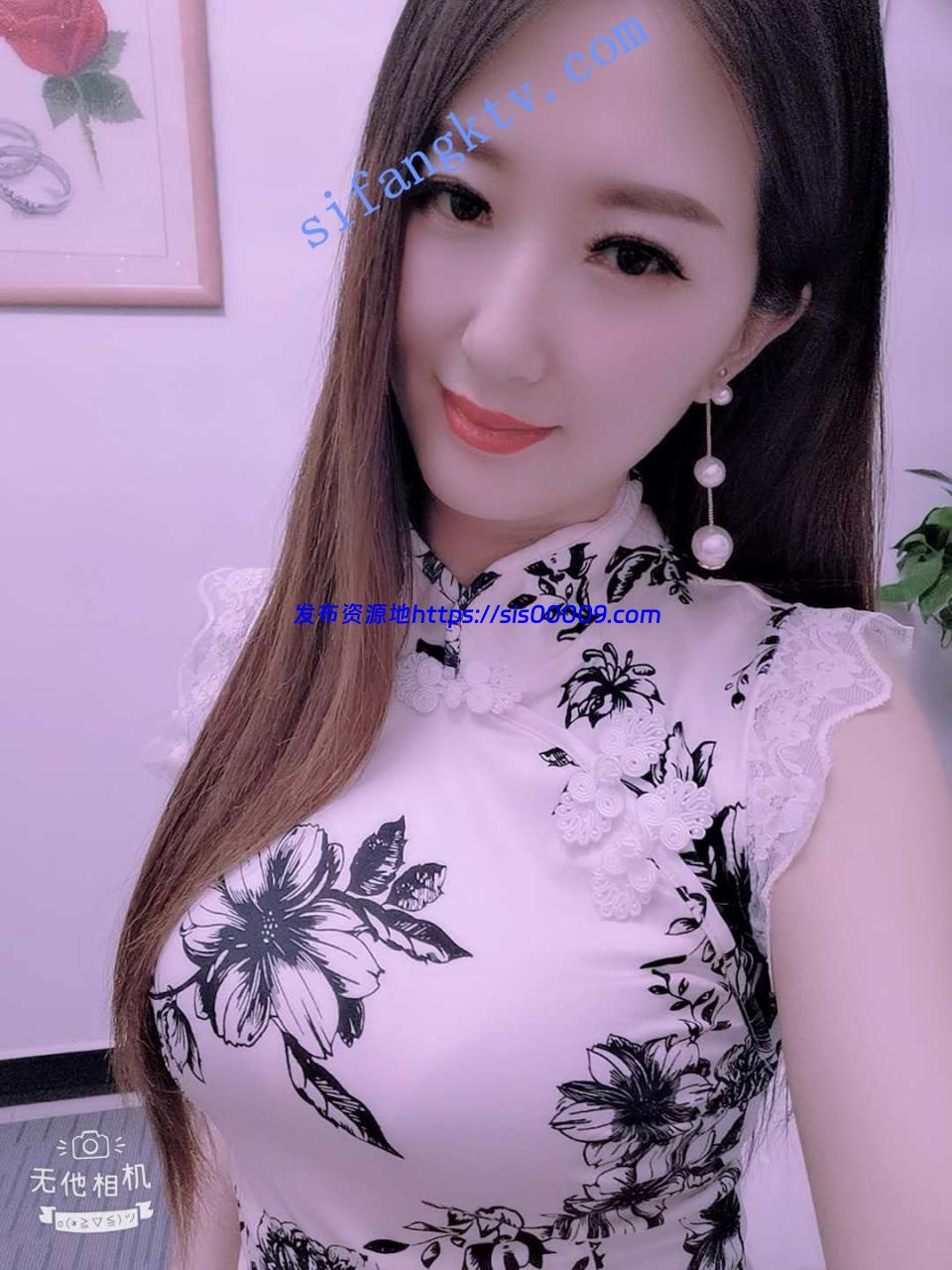 【精品推荐】花椒女神【念念宝贝】超大尺度定制露脸露穴 3