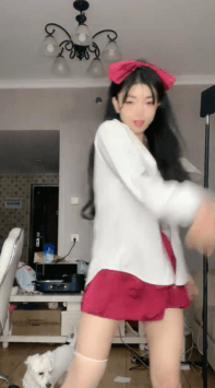 ♆【19岁妮羊羊】新人~可爱小萝莉~刚下海就被干~掰穴抠逼~ 1