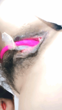 美妆店老板娘【鱼鱼腿很长】模特长腿~朋友家偷摸道具喷水~ 1