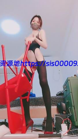 【小丫狸美腿女神】骚女三根假屌齐插穴小逼被撑爆连体 8