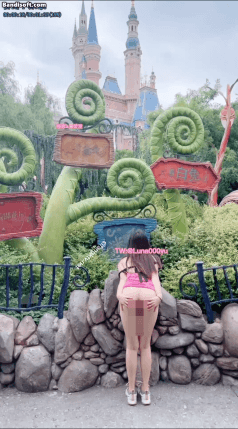 推特顶级露出艺术家【Luna000yu/娜娜】 地铁户外人前露出14部 1