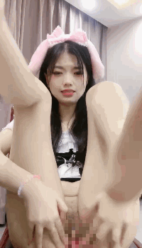 白丝小宝贝大学生深夜兼职赚学费，特写展示高潮不断淫 1