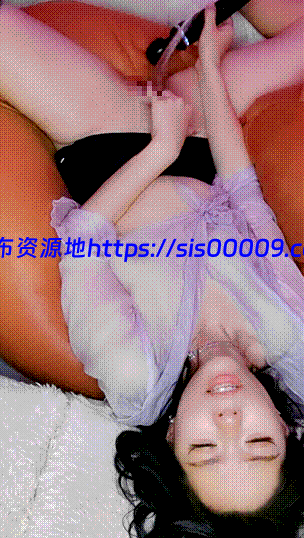 年度最佳潮喷【猫九】妖媚小浪蹄一喷冲天直喷房顶 1