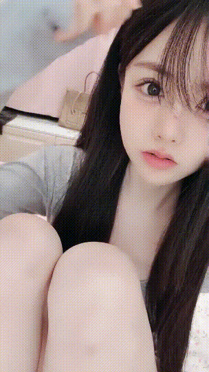 重磅！最顶级女神来啦~【笑脸】道具自慰！害我皮都撸破了~ 1